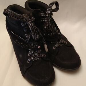 Justice girls faux suede ankle boots. Size 2